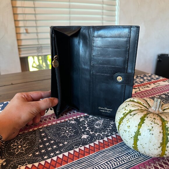 Salvatore Ferragamo Vara Ribbon Leather Bi-fold Long Wallet Black Gold, EUC - Picture 4 of 12